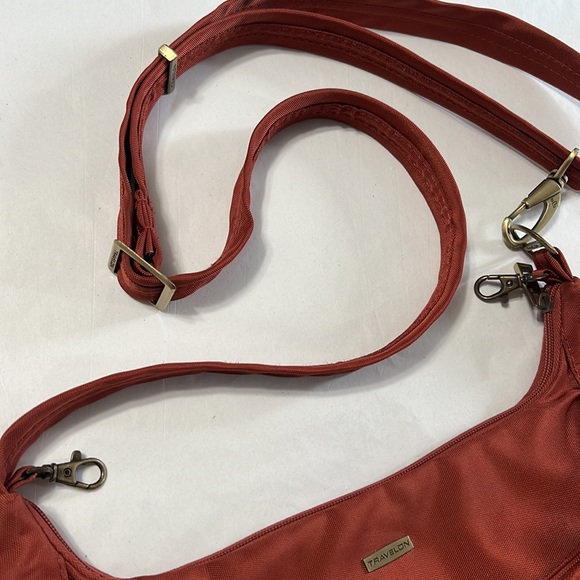 TRAVELON LARGE CROSSBODY HOBO - Picture 3 of 7